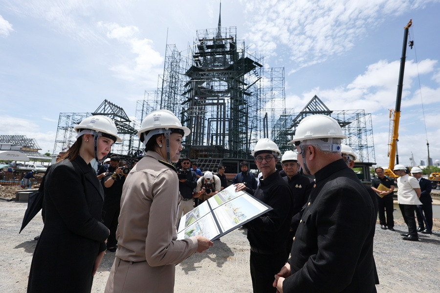 "ศุภจี-ซาบีดา" ติดตามความคืบหน้าสร้าง "พระเมรุมาศ-ราชรถ" งานพระราชพิธีถวายพระเพลิงพระบรมศพ "พระพันปีหลวง" 