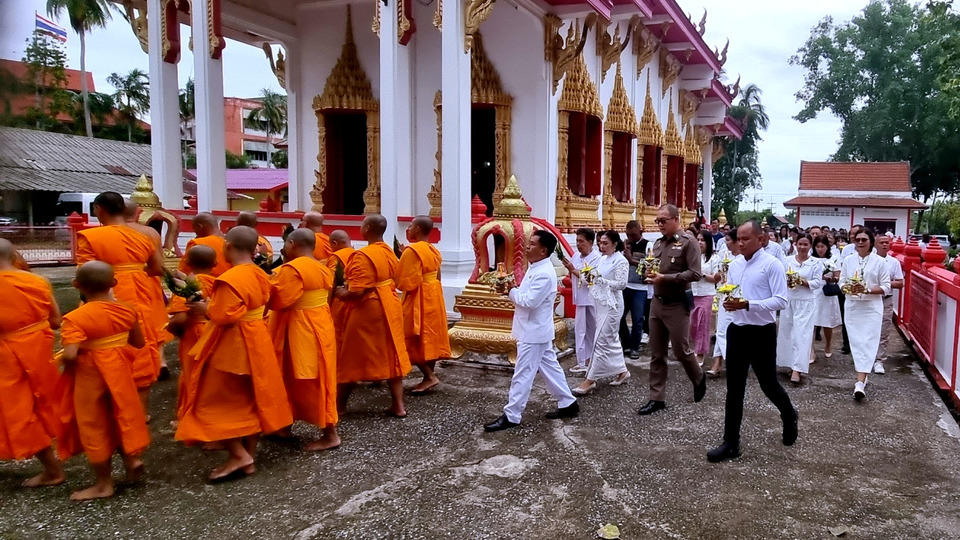 ชาวพุทธยะลาร่วมเวียนเทียนกลางวัน วันอาสาฬหบูชา 2569 สืบสานพระพุทธศาสนา