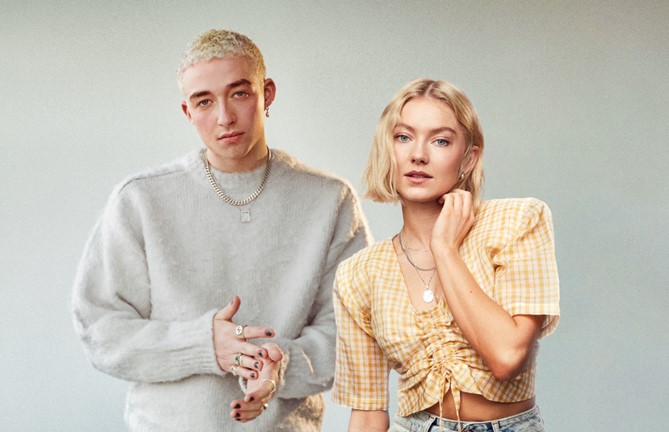 “Astrid S” แท๊กทีม “Maximillian” ปล่อยเพลง “Hurts So Good” เวอร์ชั่นใหม่