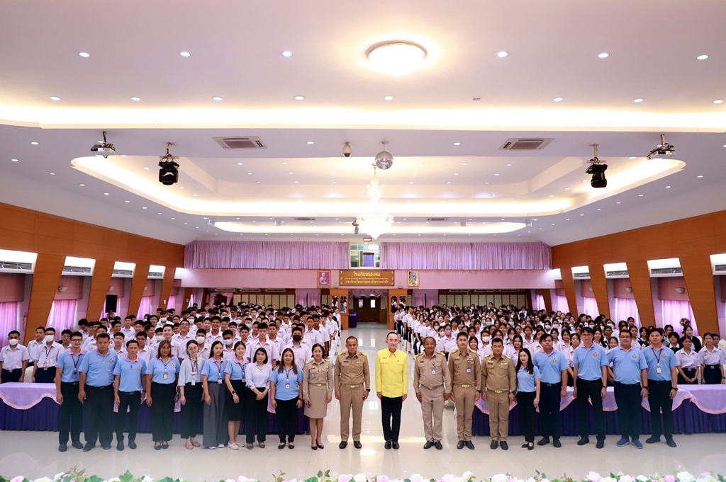 ร.ร.กาญจนาภิเษกวิทยาลัย นครปฐม จัดกิจกรรมค่ายคุณธรรมนำชีวิตสดใส