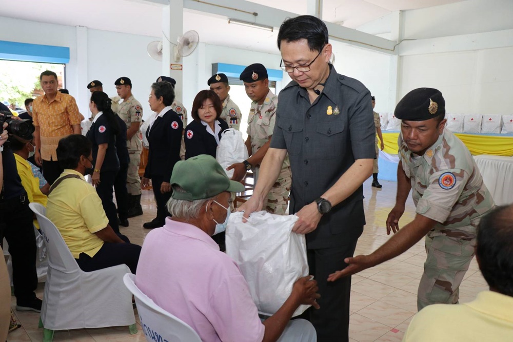 พ่อเมืองกาญจน์ เปิดกิจกรรมจังหวัดเคลื่อนที่ “บำบัดทุกข์ บำรุงสุข สร้างรอยยิ้มให้ประชาชน” ครั้งที่ 10 