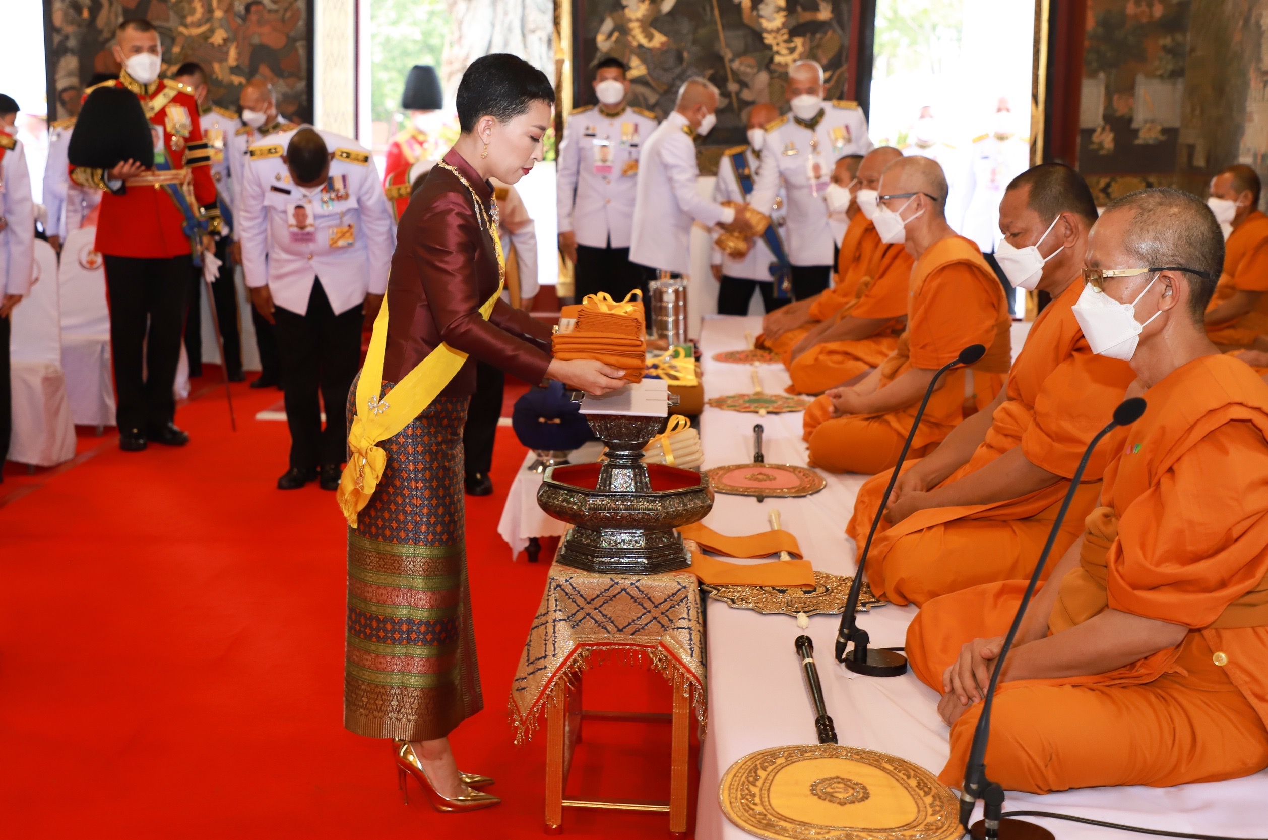 สมเด็จเจ้าฟ้าพัชรกิติยาภาฯ เสด็จแทนพระองค์  ถวายผ้าพระกฐินวัดสุวรรณดาราราม