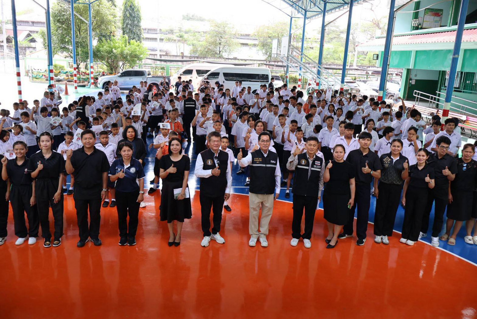 ติดตามการก่อสร้างเขื่อนคลองกำนันเทียน พบปะนักเรียนโรงเรียนสังกัดเขตฯ 