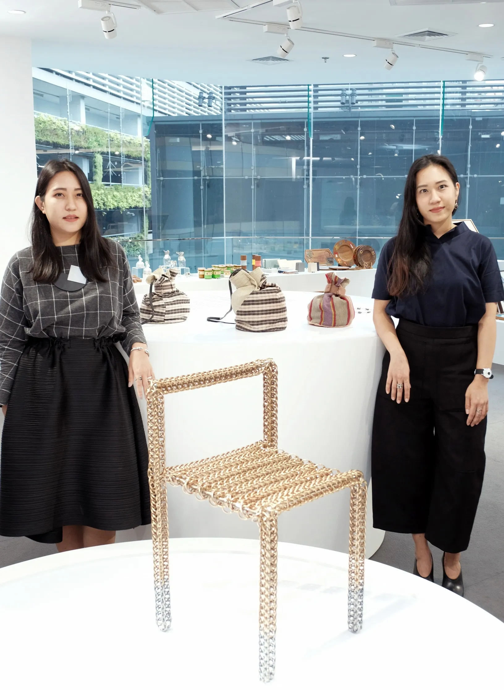 พิรดา - ภารดี เสนีวงศ์ ณ อยุธยา สองสาวผู้ก่อตั้ง Trimode