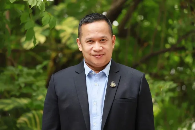 "อนุสรณ์" จับโป๊ะ "อนุทิน" ร่วมเฟรม "เบน สมิธ" แซะให้ภาพเล่าเรื่องทำไมถึงปราบสแกมเมอร์ไม่ได้ 