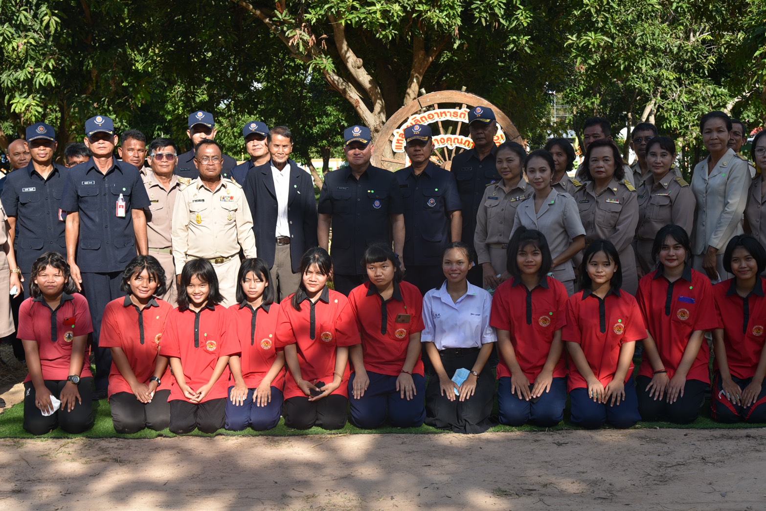 ผบ.นทพ.ตรวจเยี่ยมกำลังพลโครงการ 1 บ้าน 1 วัด 1 โรงเรียน ที่ศรีสะเกษ