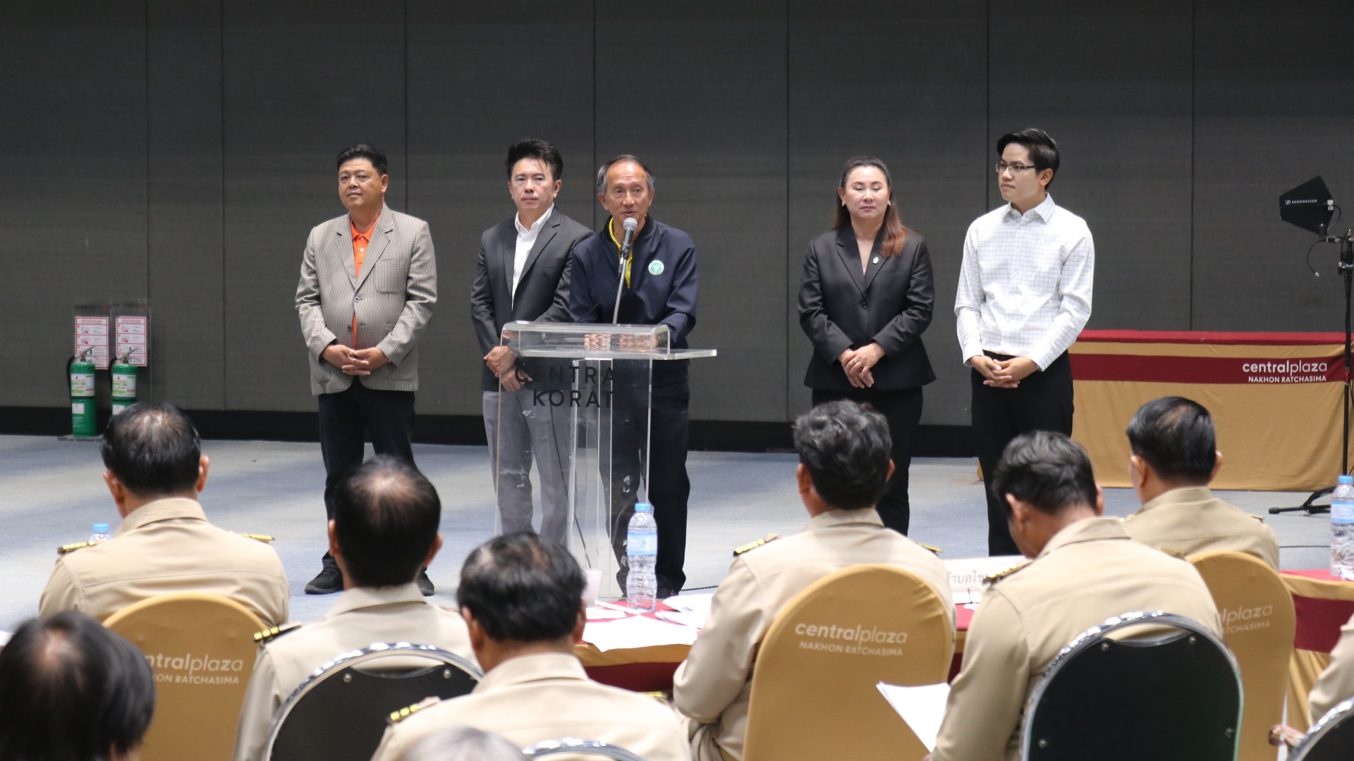 ว่าที่ ส.อบจ. 6 เขต “โคราชชาติพัฒนา” เดินสายขอบคุณผู้นำชุมชน ลั่นจะทำหน้าที่ให้ดีที่สุด