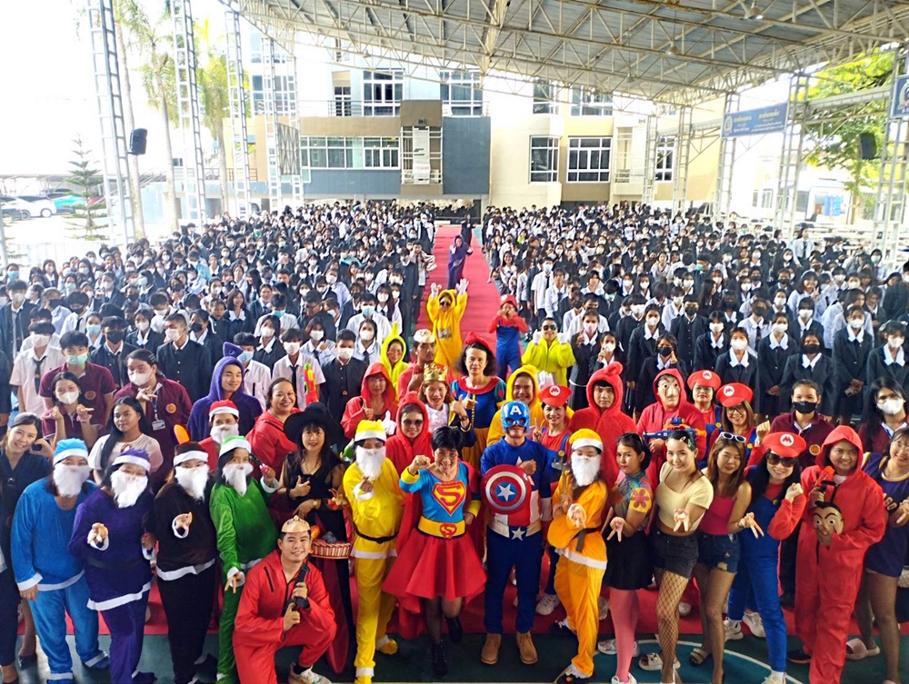 สีสันเปิดเรียนวันแรก!! วิทยาลัยอาเทคระยองจัดเต็มชุดมาสคอต ต้อนรับนักศึกษาใหม่