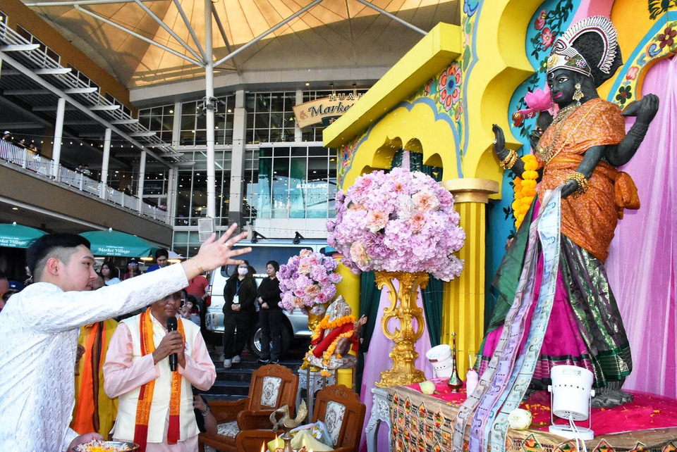 สายมูห้ามพลาด! บูชาไฟ “พระแม่ลักษมี” เสริมดวงรุ่งในเทศกาลแสง Deepavali Hua Hin 2025 