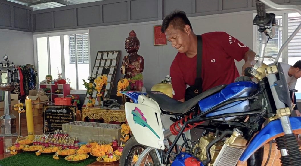 หนุ่มโชคดีนำมอไซค์วิบากคันใหญ่มาให้ "ไอ้ไข่ฯ" หลังชีวิตดีขึ้น 