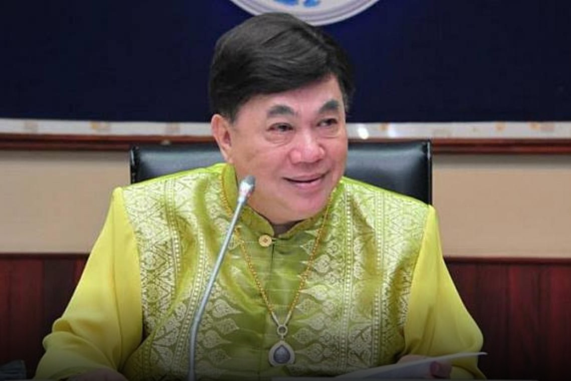เห็นแก่ตัว เห็นแก่ได้ ไม่เห็นแก่ประเทศชาติ! “ดร.เสรี” อัด “นายใหญ่” ทำอะไรก็ได้ ไม่มีความผิด