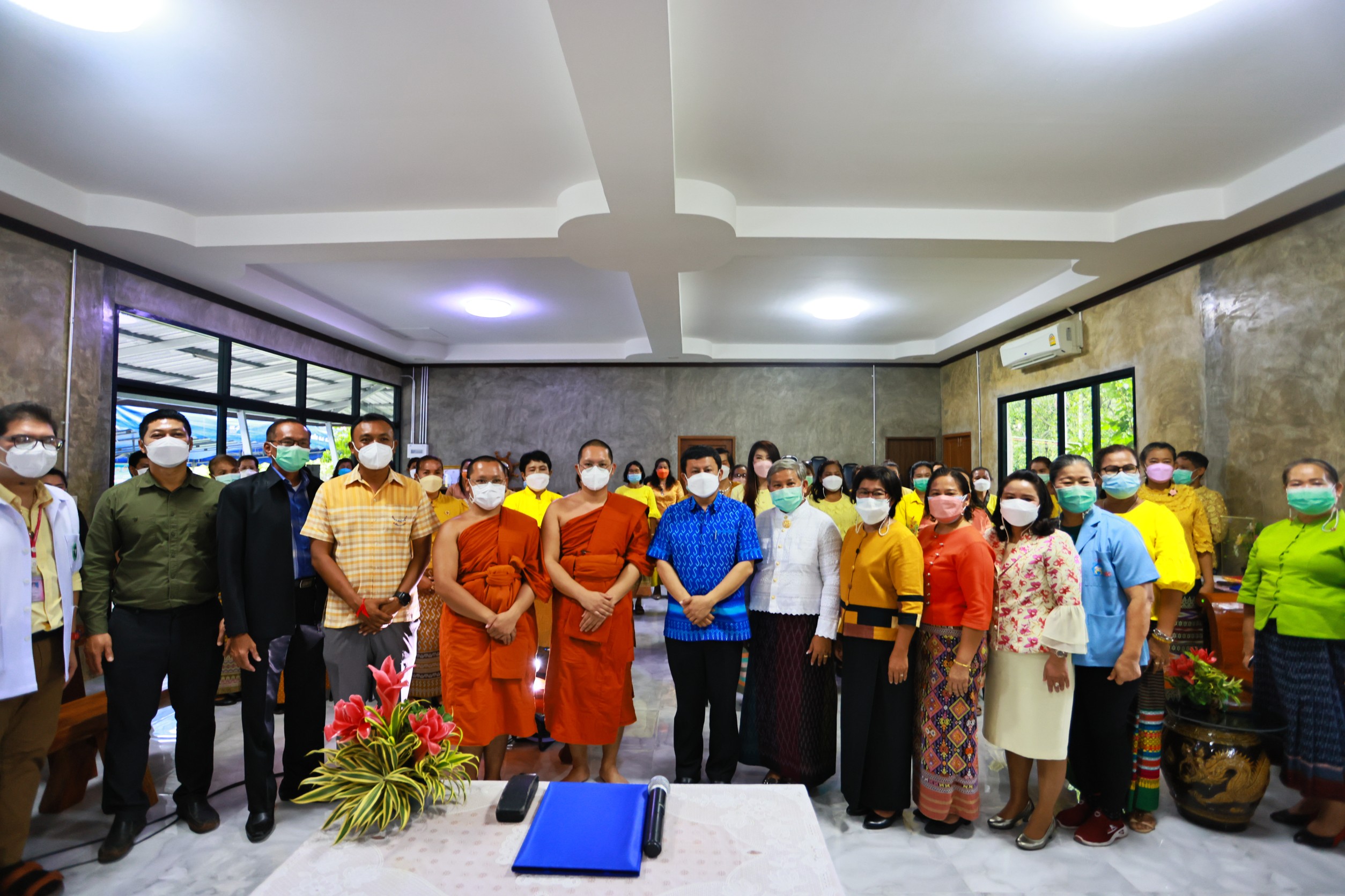 คณะกรรมการพัฒนาสตรี อ.เมืองระยอง รณรงค์ให้กลุ่มสตรีใส่ใจสุขภาพ ป้องกันตนเองจากโรคอุบัติใหม่