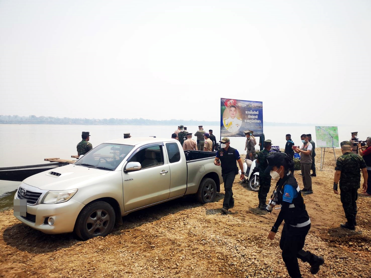 นรข. ยึดรถยนต์โจรกรรมข้ามโขง 3 คัน เตรียมลงเรือข้ามฟากส่งขายลาว 