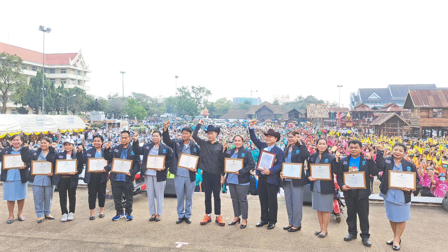 "ส.ส.สมศักดิ์" ร่วมมหกรรมรวมพลังสร้างสุขภาพสมาคมและชมรม อสม.ขอนแก่น ประจำปี 66