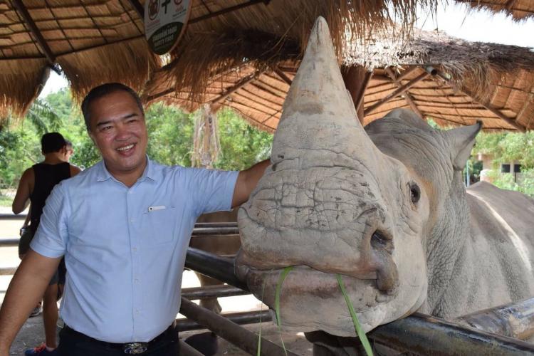 ภรรยา 'ผอ.สุริยา' เศร้า โพสต์อำลา เผย สามีทำเพื่อองค์กร-โดนกลั่นแกล้งมาตลอด