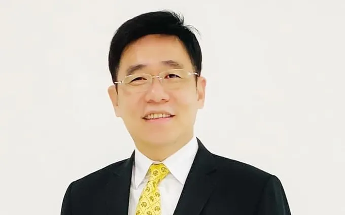 'นพ.รุ่งเรือง' คาดชะลอการฉีดวัคซีน AstraZeneca 1-2 สัปดาห์    ยันยังไม่มีข้อบ่งชี้เกี่ยวข้องกับลิ่มเลือดอุดตัน
