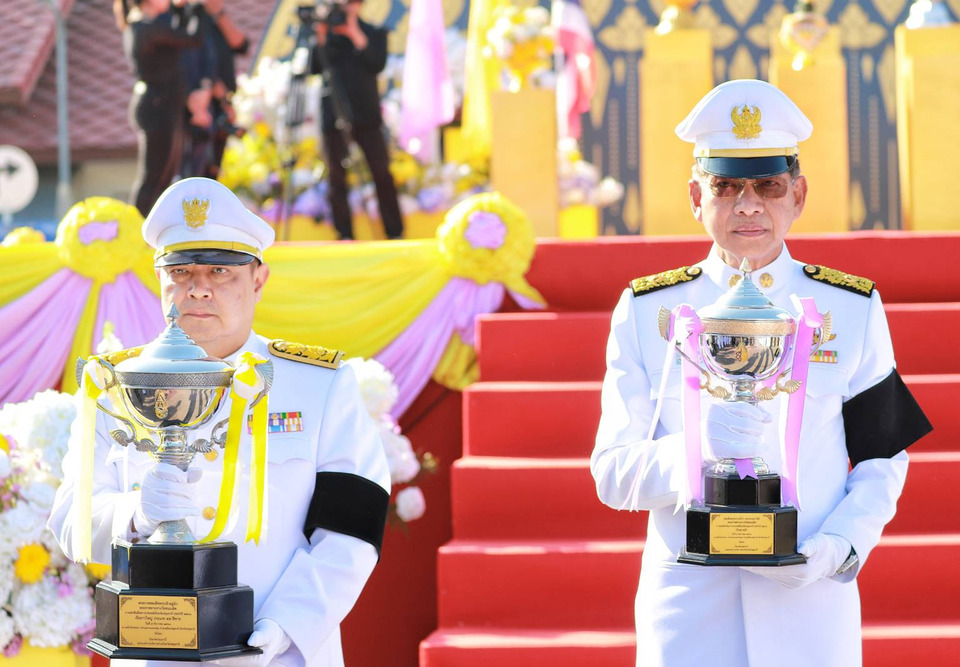 ปทุมธานี เปิดการแข่งขันเรือยาวประเพณี ชิงถ้วยพระราชทานฯสุดยิ่งใหญ่