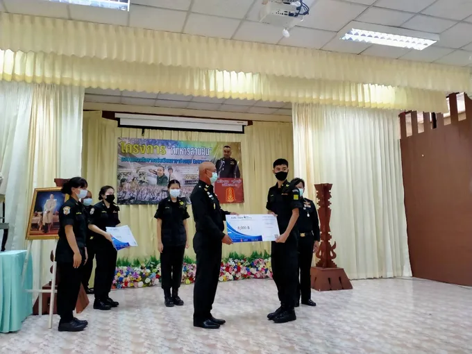 ผบ.มทบ.24 มอบทุนการศึกษา ตามโครงการ “พี่ทหารสานฝัน” ที่โรงเรียนท่าบ่อ  จ.หนองคาย