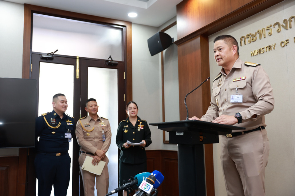 “โฆษกกลาโหม” ฝากบอก “จิรัฏฐ์” โพสต์เหน็บ ทีมโฆษกกองทัพ ยันโฆษกกองทัพ 62 นาย ไม่ได้เงินเพิ่ม