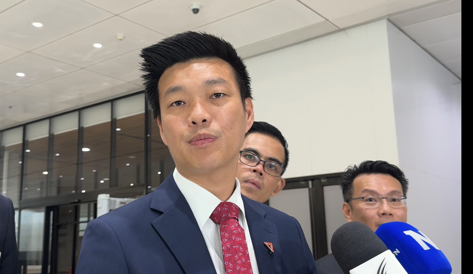 "ณัฐพงษ์" ผุดไอเดีย "รั้วเทคโนโลยี" บล็อกช่องโหว่ชายแดน สกัดไทยเป็นทางผ่านยาเสพติดโลก จี้รัฐแก้ทุจริตต้นน้ำ