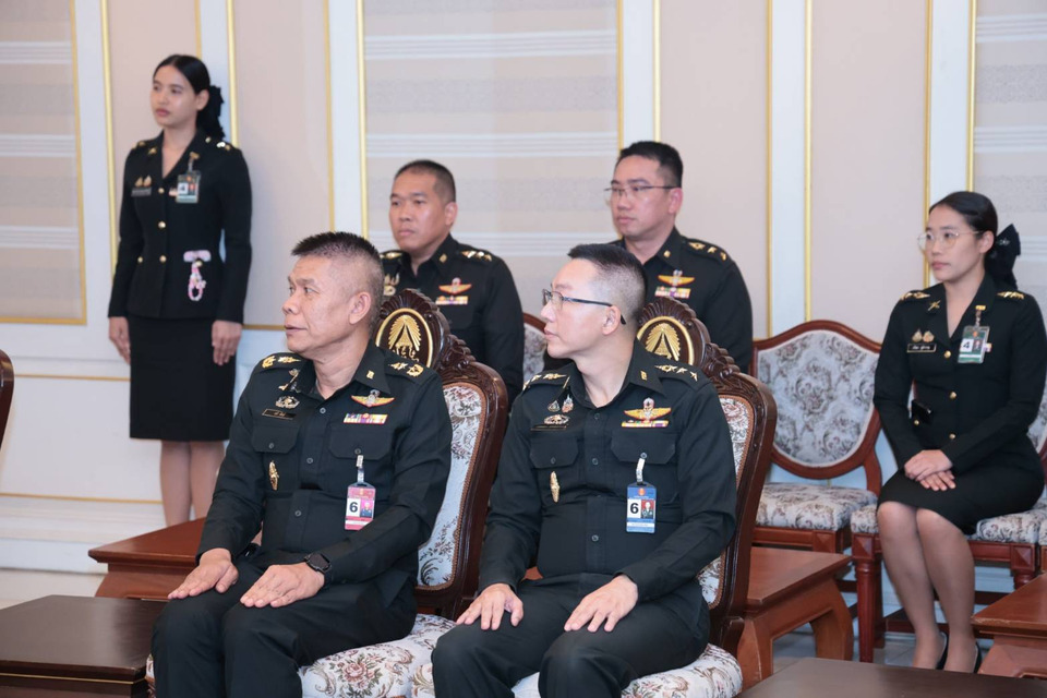 ทบ. รับมอบเงิน 5,000,000 บาท จากธนาคารออมสิน เพื่อนำไปช่วยเหลือกำลังพลที่ปฏิบัติภารกิจชายแดนไทย-กัมพูชา