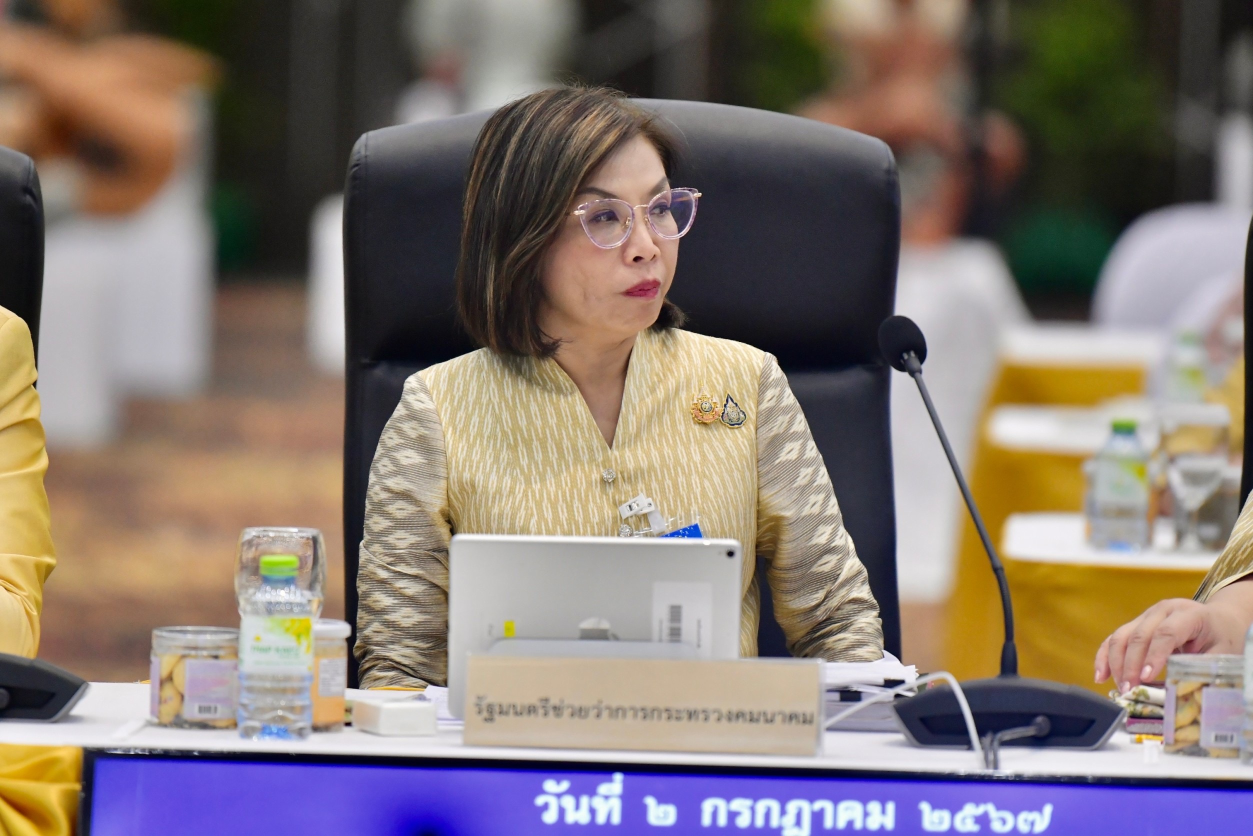 "มนพร" ยันรัฐบาล พร้อมรับมือ "ฝ่ายค้าน" ซักฟอก-ตรวจสอบ เตรียมจัดรมต.ตอบกระทู้ในสภาฯ 