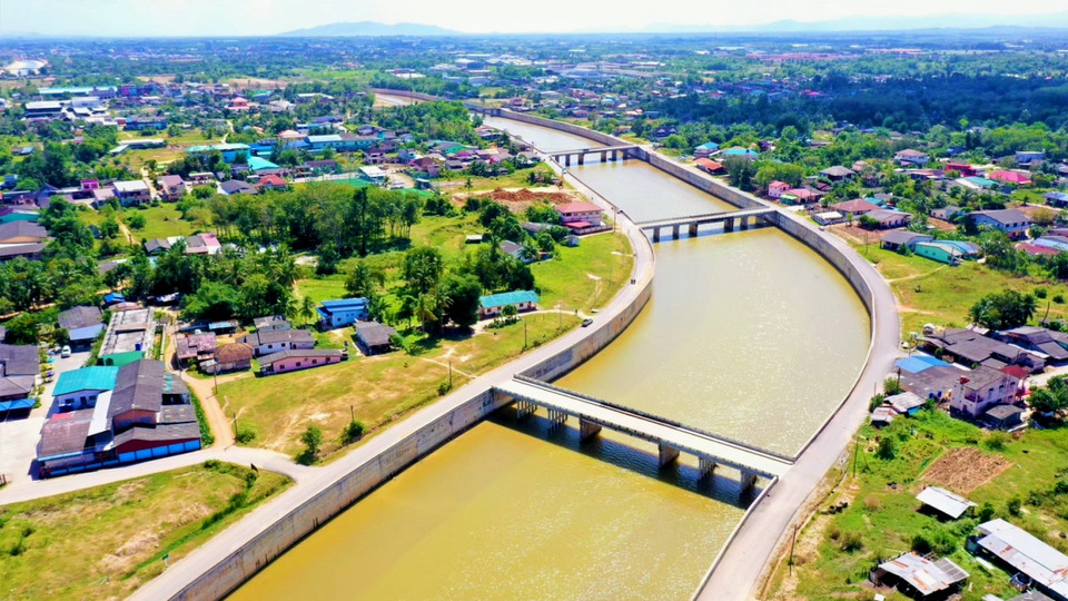 ชป.รุกซ่อมแซมระบบระบายน้ำสงขลา ลุยคลอง ร.1 เพิ่มศักยภาพรับน้ำหาดใหญ่