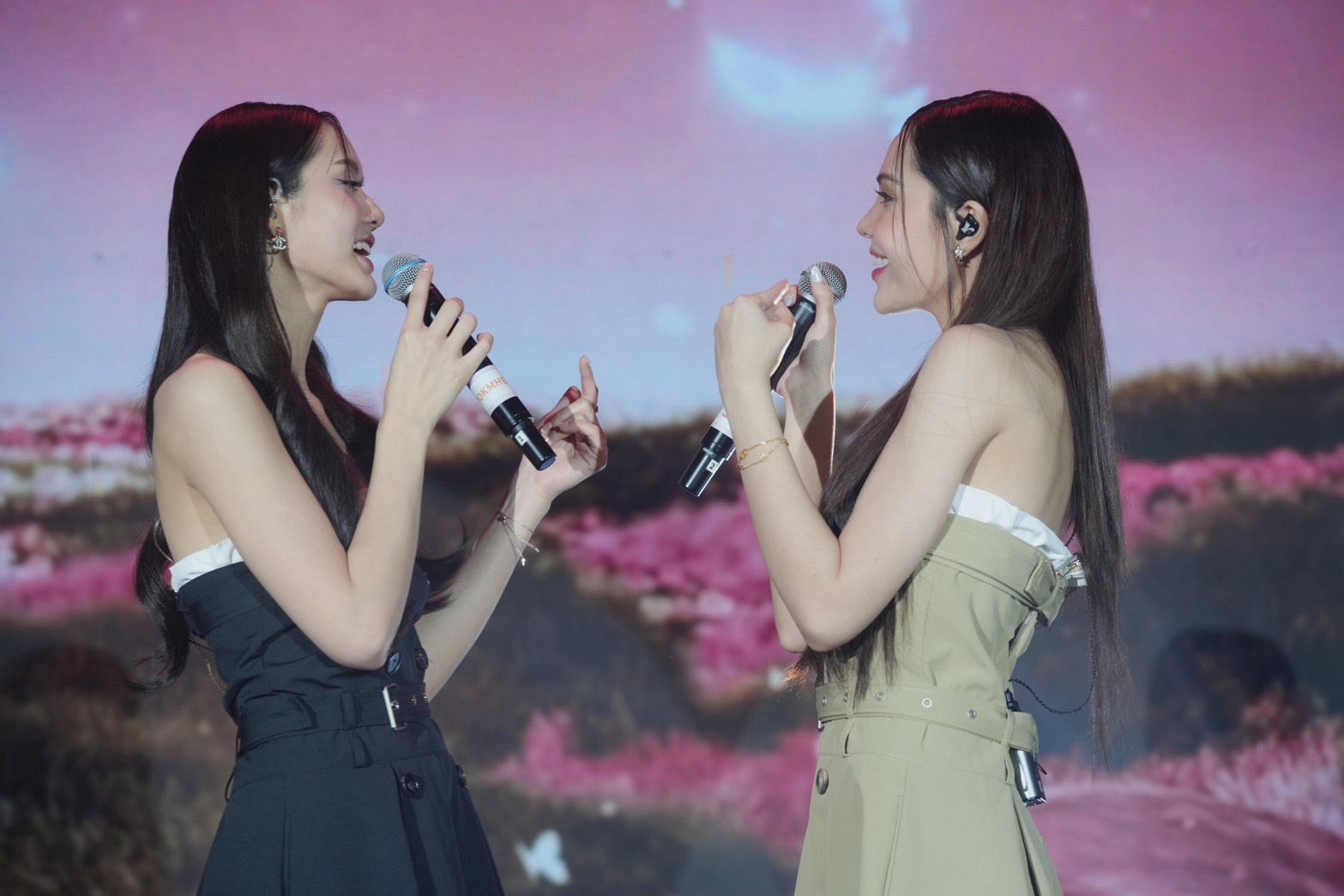 ความสุขมันล้นใจ !! 'ลูกหมี – ซอนญ่า' สร้างความทรงจำเสิร์ฟโมเมนต์สุดฟินให้อินเตอร์แฟน MANILA 