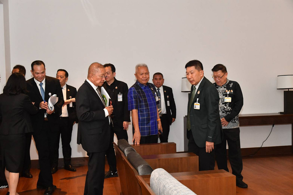 “โสภณ-มงคล” ตรวจสภาร้าง! ผงะห้องว่าง-ศาลาแก้วทรุดโทรม จ่อดันเป็นแลนด์มาร์ค ลุย Big Cleaning ไร้งบ repair  