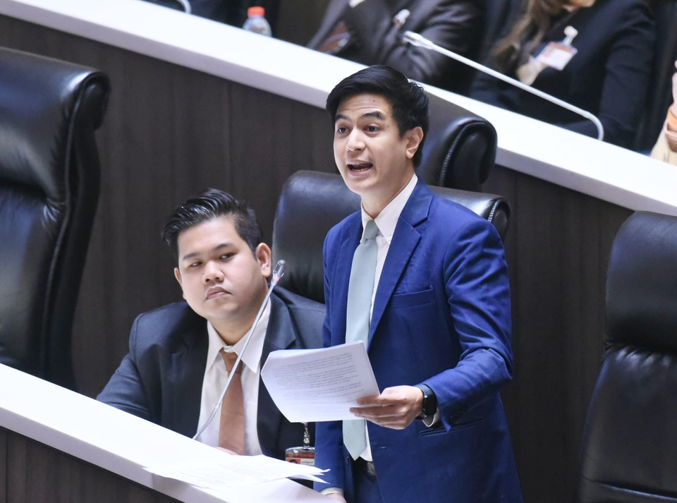 “พริษฐ์“ แจงทุกประเด็นสงสัยต่อร่าง รธน. พรรคประชาชน ยันไม่ขัดต่อคำวินิจฉัยศาลรธน. ลั่นไม่กำหนดห้ามแตะหมวด 1-2 ไม่เท่ากับการล้มล้างการปกครอง