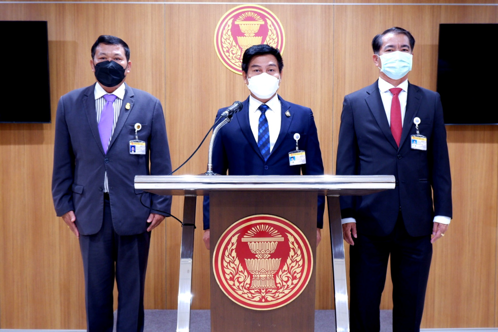 "สตช.-เขตปทุมวัน" แจงกมธ.ตำรวจ ปมเปิดสถานบันเทิง  อ้างไม่ได้เปิดเกินสามทุ่ม-มีระบบป้องกันเข้ม 