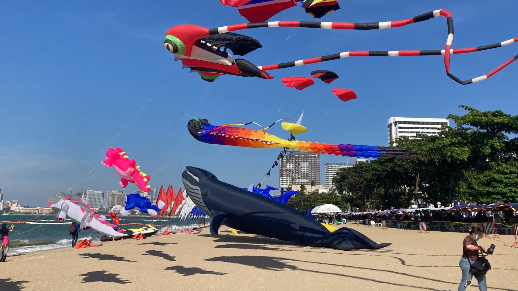  เริ่มแล้ว !! เทศกาลว่าวบนชายหาดสร้างสีสัน  ก่อนงานเทศกาลพลุเมืองพัทยา