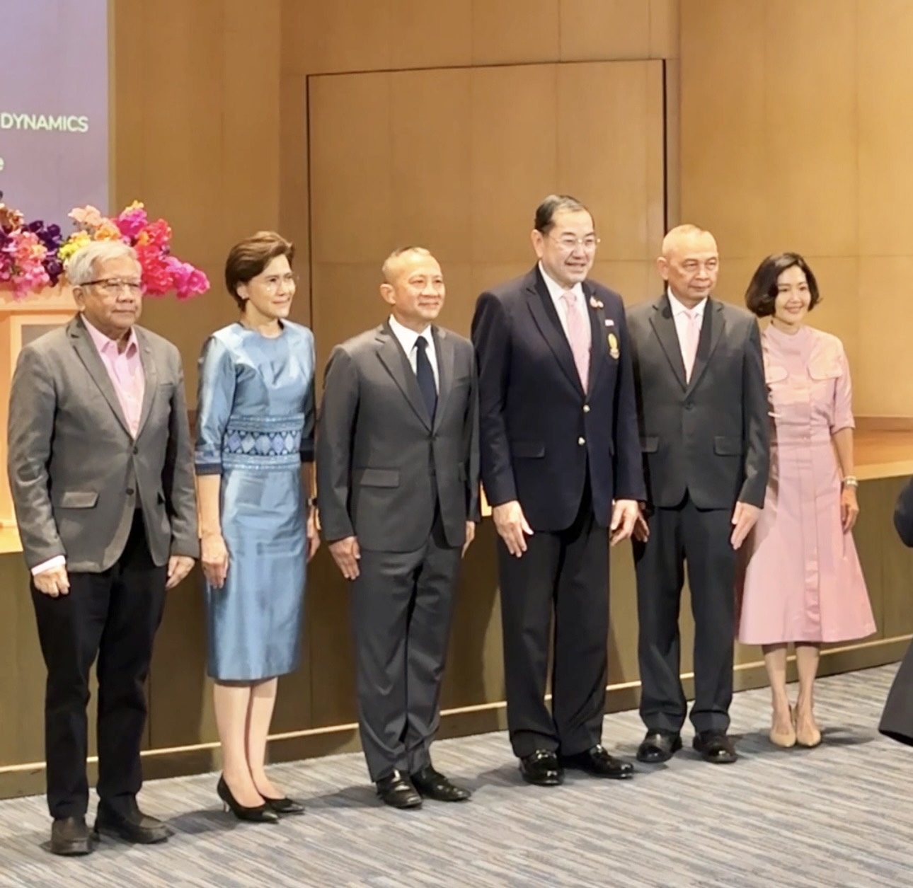  “ผบ.สูงสุด“ ขึ้นเวที วิชาการ สถาบันเอเชียศึกษา จุฬาฯ ยัน แก้ปัญหาชายแดน-คอลล์เซนเตอร์-ค้ามนุษย์ 