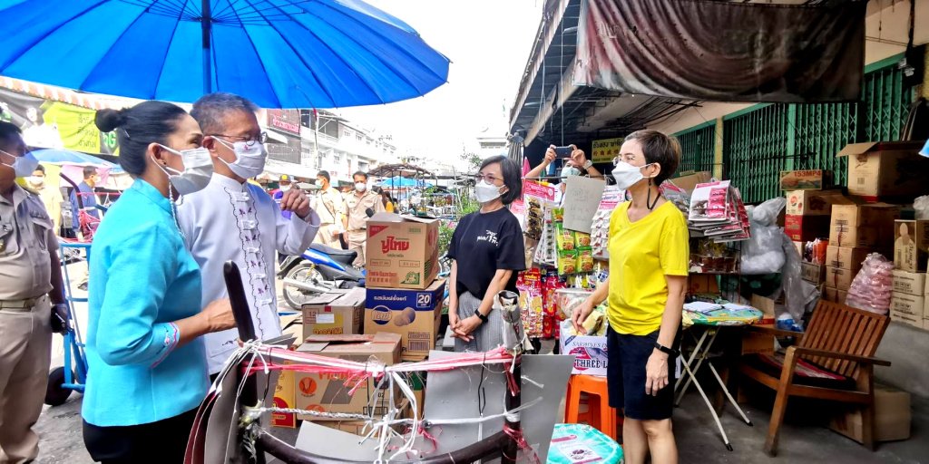 ผู้ว่าฯปู ควง นายกเหล่ากาชาด ตรวจตลาดศาลเจ้าโรงทอง เตรียมพร้อมจัดงาน "มหกรรมของดีเมืองอ่างทอง"   