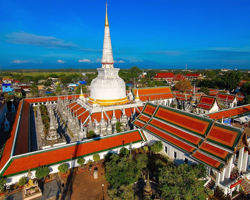 “คนไทยเตรียมเฮ! ‘วัดพระมหาธาตุ วรมหาวิหาร’ จ่อนั่งแท่นมรดกโลก ‘สุชาติ’ ชูความสำเร็จนโยบายรัฐบาลยกระดับทุนวัฒนธรรมไทยสู่เวทีโลก”
