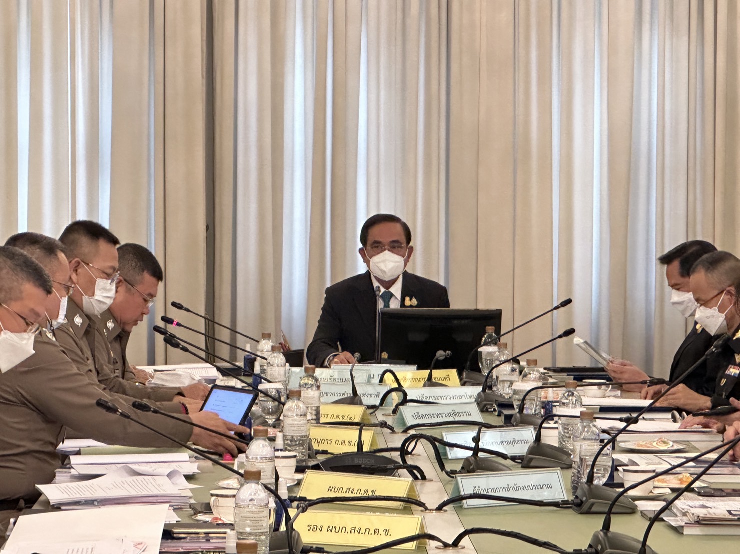 นายกฯ นั่งหัวโต๊ะประชุมคณะกรรมการนโยบายตำรวจแห่งชาติ