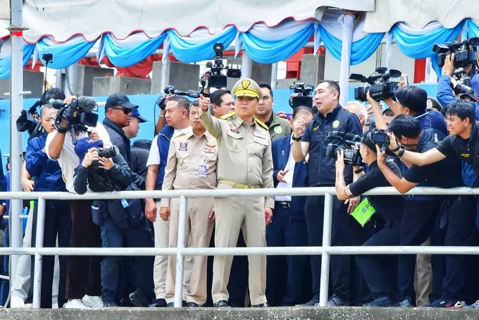กรมชลฯ ทุ่ม 400 ล. ฟื้นฟูคลอง ร.1 เสริมชีตไพล์ 5,000 แผ่น พร้อมแผนระยะยาวเพิ่มศักยภาพระบายน้ำ