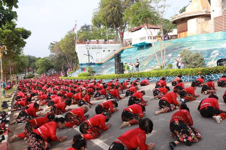 ชาวชุมพรกว่า 2,500 คนร่วมซ้อมรำเทิดพระเกียรติฯ กรมหลวงชุมพร