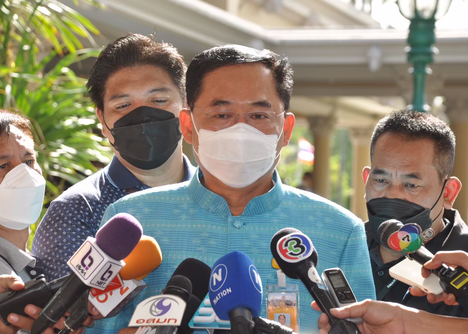 "อนุชา" ยันไม่มียุบสภาฯปลายปี ย้ำ "สามมิตร" ไม่ย้ายพรรค "พปชร." ชู "บิ๊กตู่" แคนดิเดตนายกฯ ไม่กังวลปมเงินบริจาค 3 ล้าน