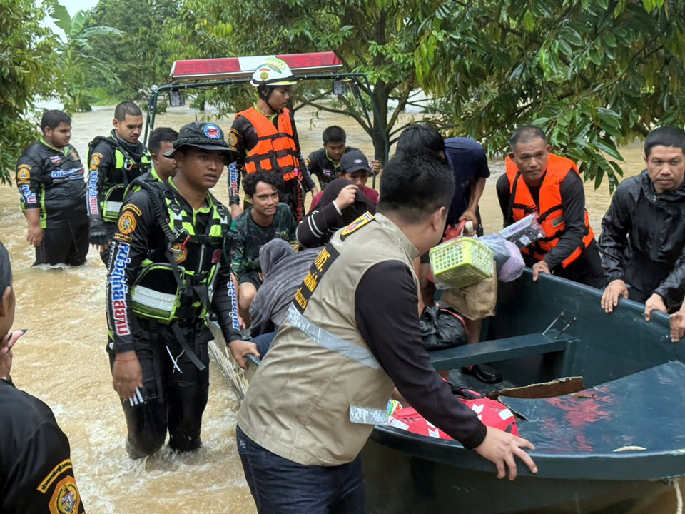 เมืองคอนอ่วม! ฝนถล่ม–น้ำป่าหลากเข้าวันที่ 3 อพยพหลายจุด เสียชีวิตแล้ว 1 ราย