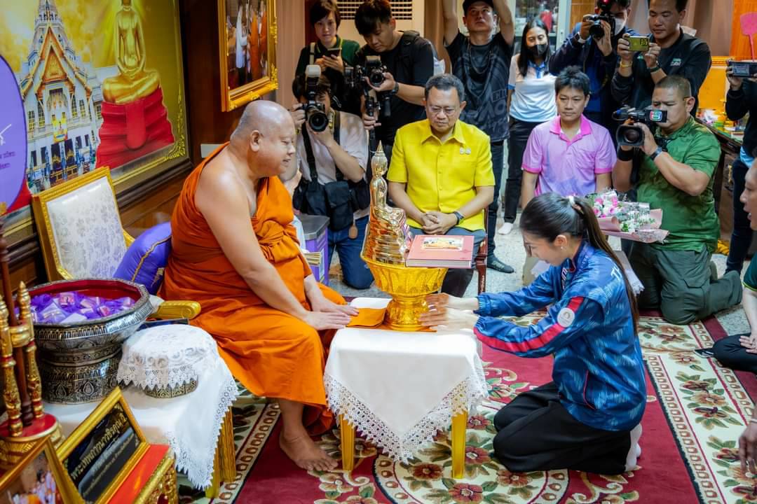  'เทนนิส'แก้บนไข่ไก่ 100,000 ฟองหลวงพ่อ โสธรเมืองแปดริ้ว