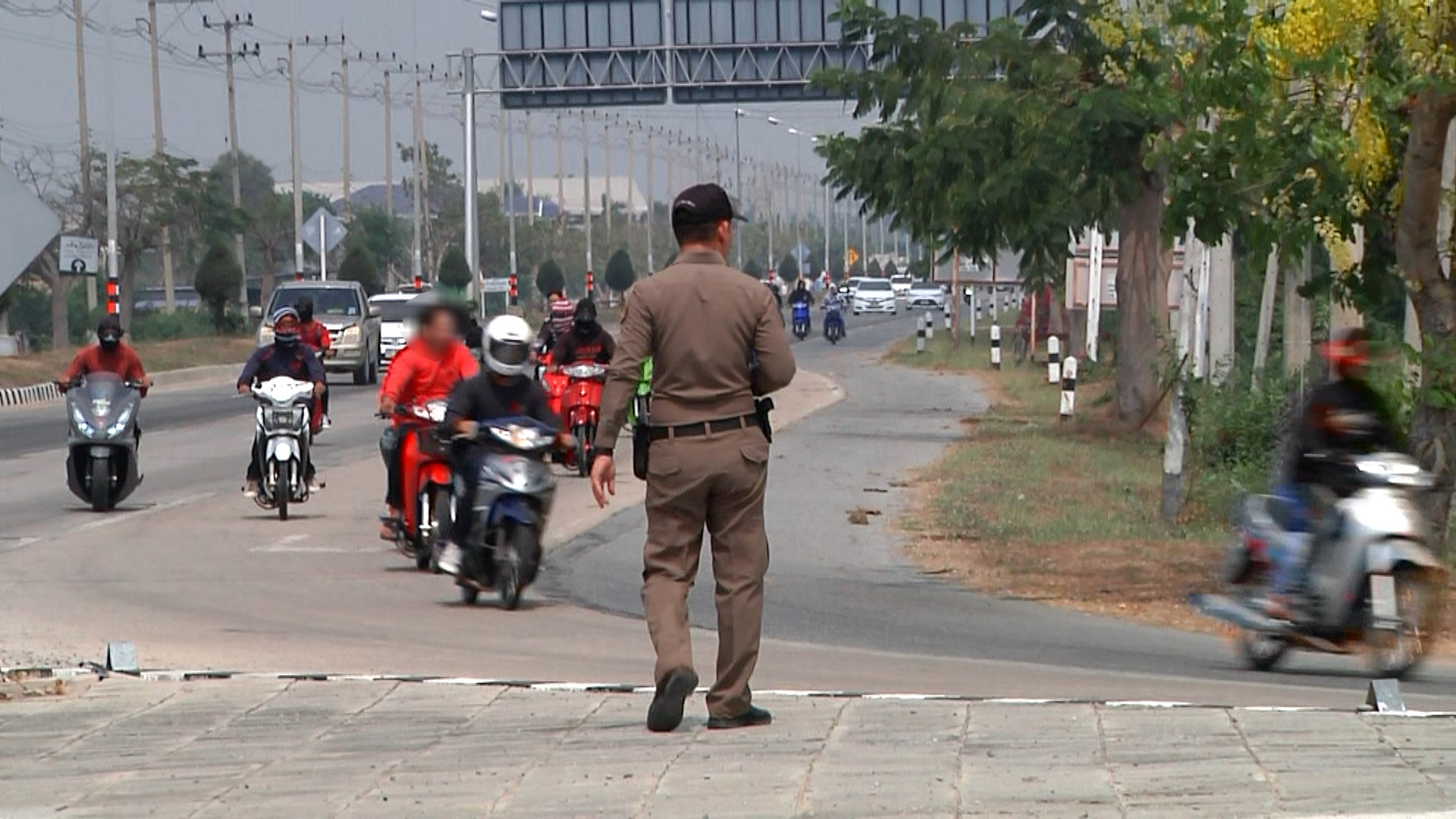 สุพรรณบุรีสกัดวัยรุ่นแว้นแฝงคราบนักบุญสองล้อ