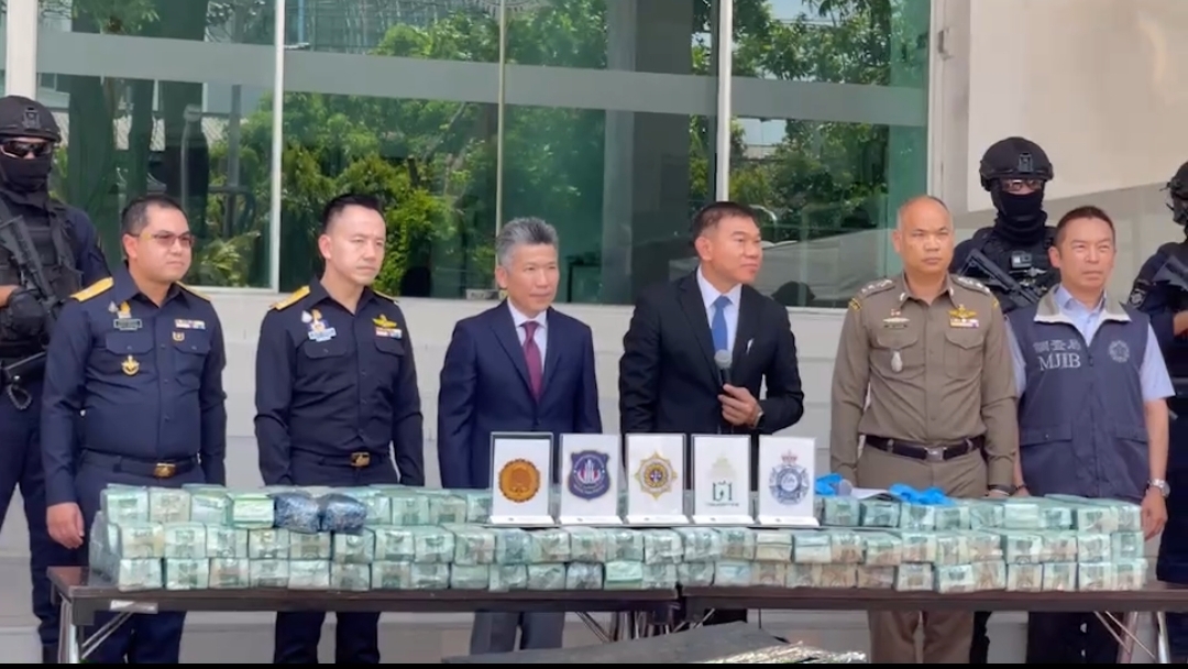 หน่วยปราบยาเสพติดพื้นที่ท่าเรือ (STTF) ตรวจยึดคีตามีน 320 กิโลกรัม ซุกซ่อนในฐานรองหุ่นยนต์เหล็ก เตรียมจัดส่งปลายทางไต้หวัน 