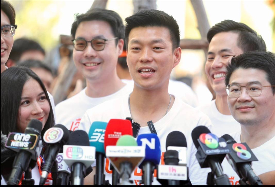 "เท้ง” ลั่นกลยุทธ์ "ชนะขาด" ดัน "ปชน." ทิ้งห่างอันดับสอง 40 ที่นั่ง ดักทางรวมขั้วตั้งรัฐบาล แข่งพรรคอันดับหนึ่ง