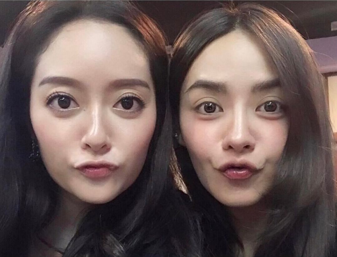นึกว่าแฝด! "ปุยฝ้าย" เปิดภาพคู่ "แก้มบุ๋ม" ชาวเน็ตแห่ทักเหมือนมาก