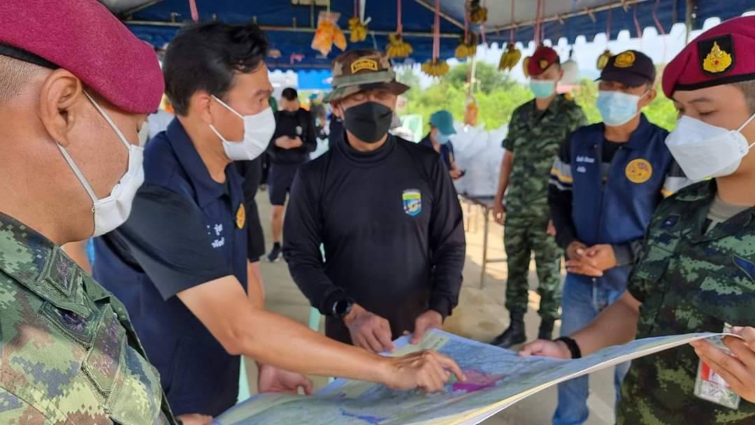ผู้ว่าฯ ลพบุรี ลงพื้นที่ติดตามสถานการณ์น้ำท่วม