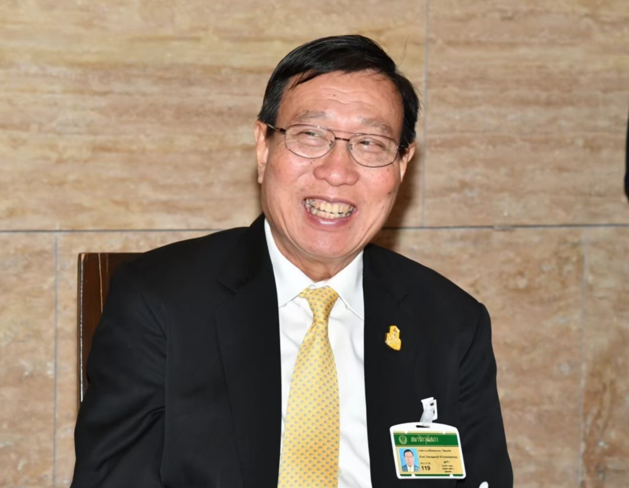 เปิดทรัพย์สิน "พรเพชร " อดีตปธ.วุฒิสภา ในรอบ10ปี รวย 63.4 ล้าน  "สิงห์ศึก" 57.4ล้าน "ศุภชัย" 46ล้าน