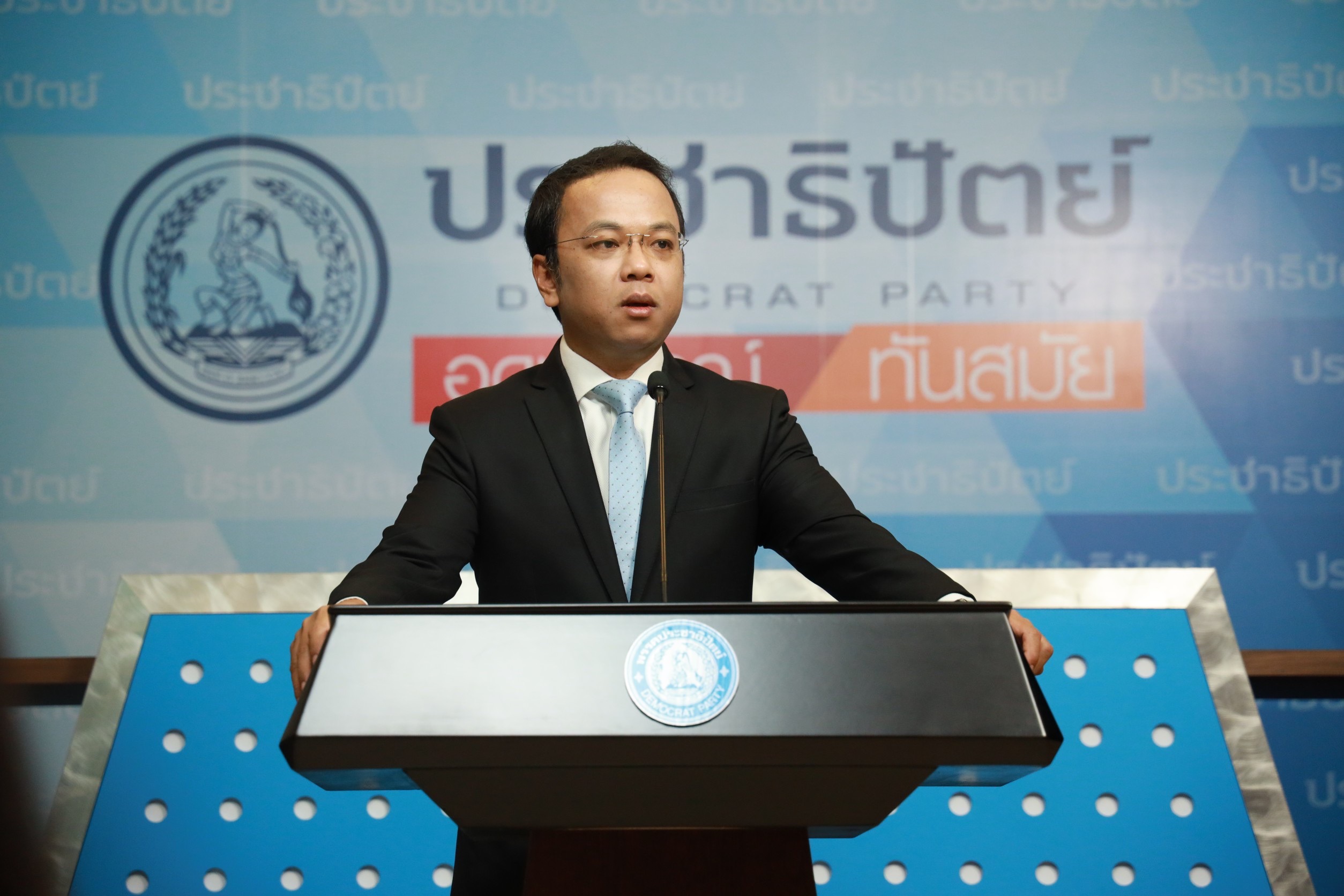 “ราเมศ” ปัด “ปชป.” ส่งคนคุย “ทักษิณ” ร่วมรัฐบาล