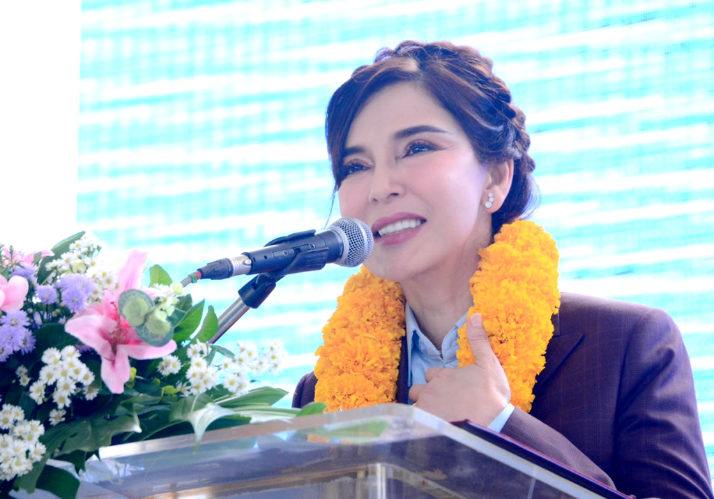 "มนัญญา" เร่งช่วยชาวนา ดึงสหกรณ์เปิดพื้นที่ตากข้าว