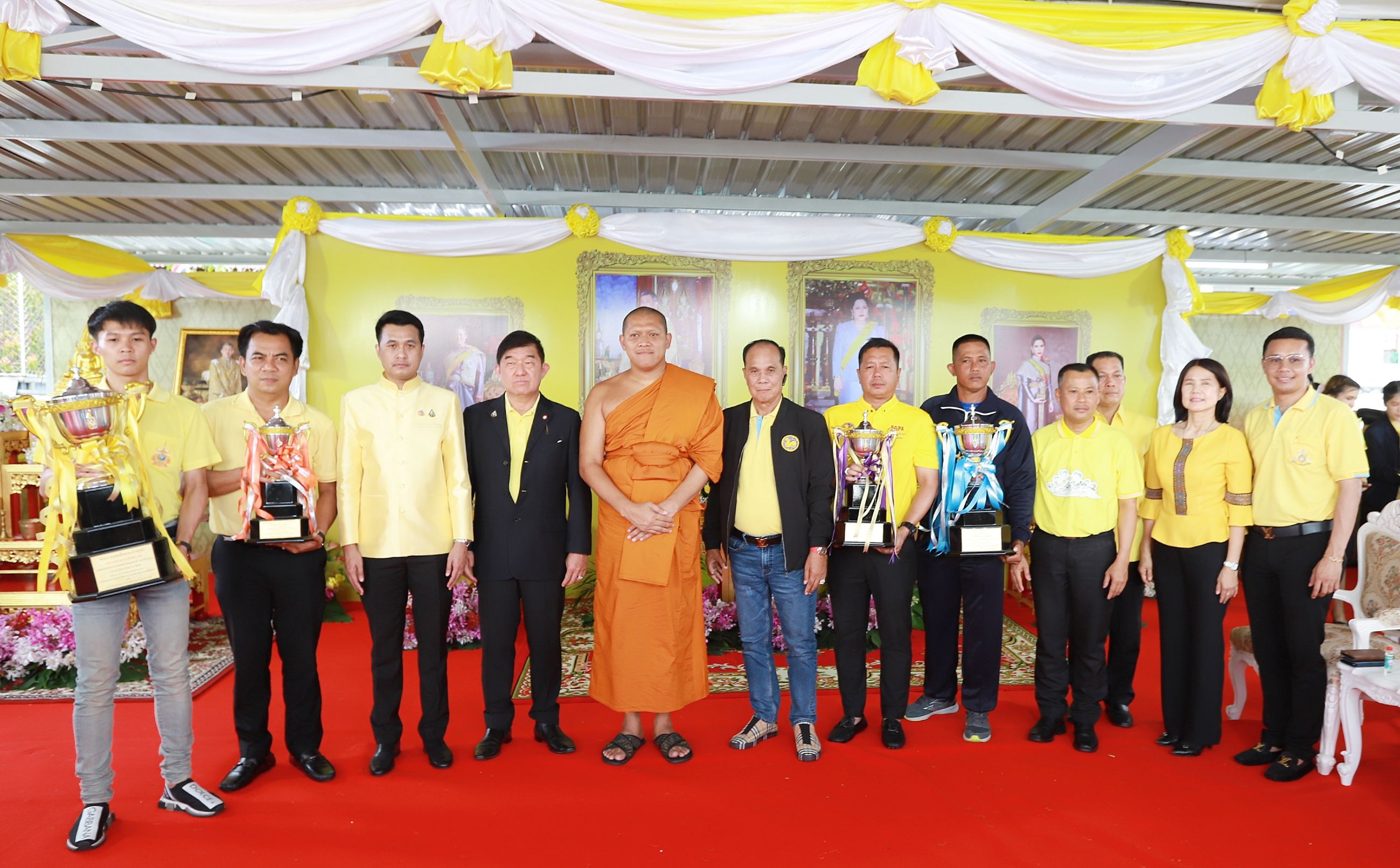 ปิดฉากยิ่งใหญ่!! แข่งเรือยาวชิงถ้วยพระราชทาน เรือปัญญา ป.นำโชค คว้าถ้วยพระราชทานไปครอง